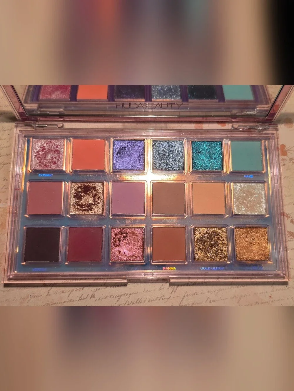 HUDA BEAUTY Iridescent Purple & Silver Eyeshadow Palette
